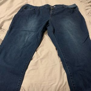 Skinny Jean from Avenue